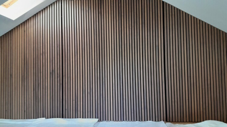 Panneau mural tasseaux bois